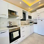 Ozel Havuzlu F çelik Villalari Villa Çeşme
