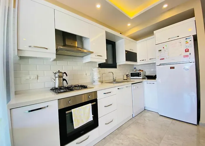 Ozel Havuzlu F Celik Villalari Vilă Çeşme