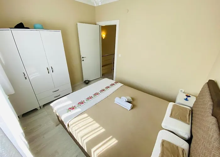 Ozel Havuzlu F Celik Villalari Vilă *