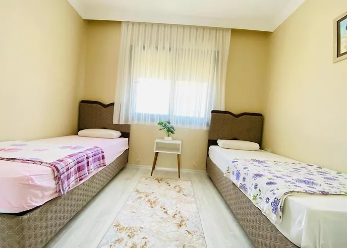 Ozel Havuzlu F Celik Villalari Vilă *