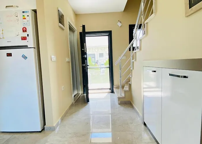 Ozel Havuzlu F Celik Villalari Çeşme