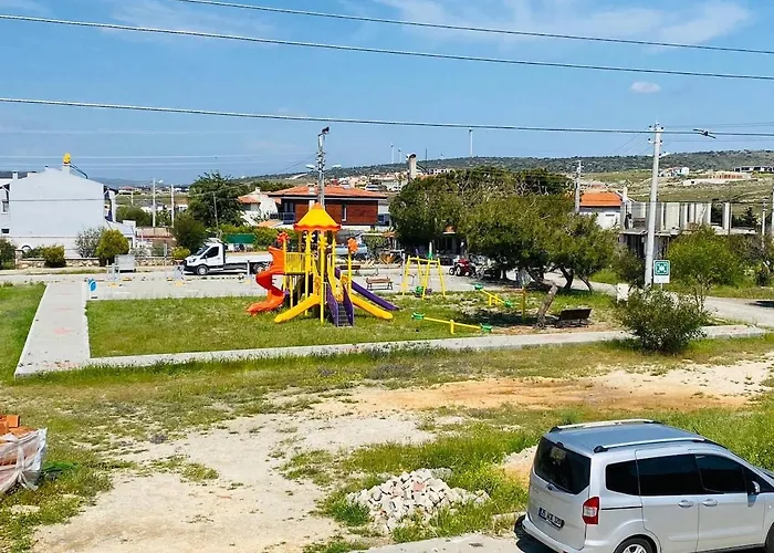 Ozel Havuzlu F Celik Villalari Vilă