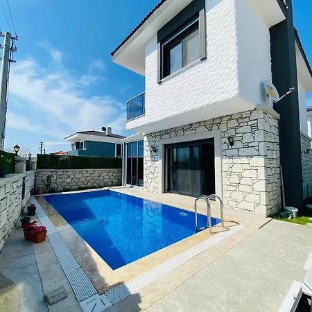 Ozel Havuzlu F Celik Villalari Вилла