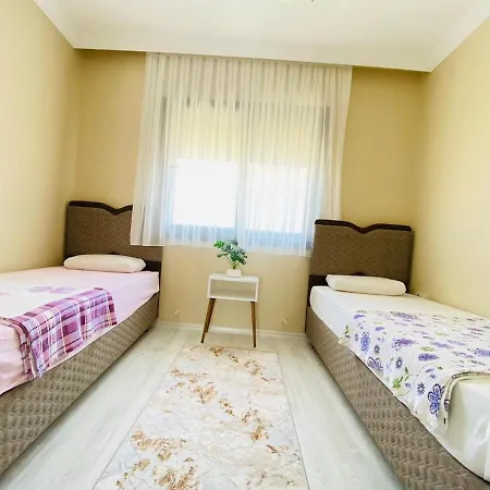 Ozel Havuzlu F Celik Villalari Вилла *