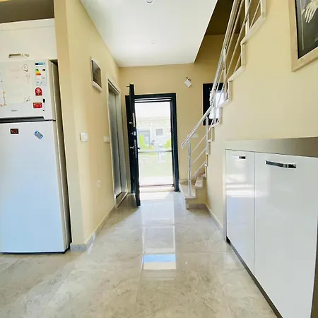 Ozel Havuzlu F Celik Villalari Кешме