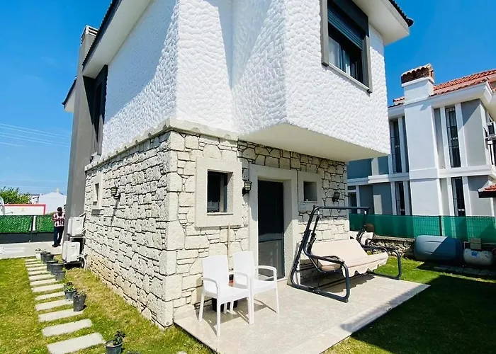 Vila Ozel Havuzlu F Celik Villalari